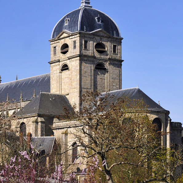 Les aides au maintien à domicile à Alençon